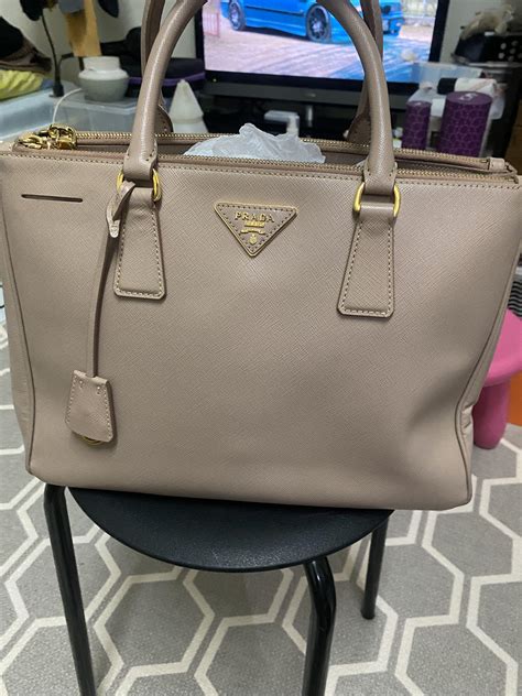 prada 2274|Review: Prada Saffiano Medium Double Zip Top.